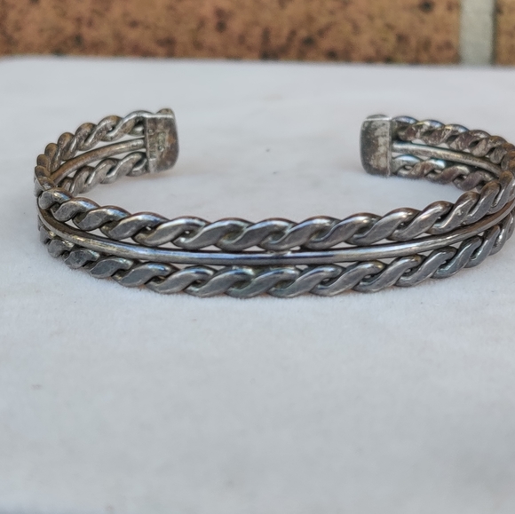 Vintage sterling braided cuff bracelet - Picture 9 of 16